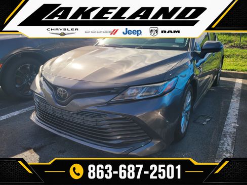 Used 2019 Toyota Camry LE FWD image 3