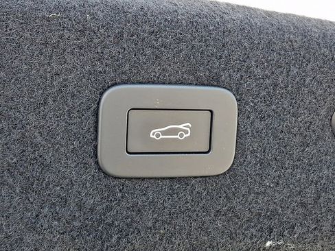 Used 2023 Jaguar XF R-Dynamic SE AWD/4WD image 29