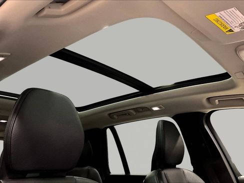 Certified 2023 Volvo XC90 B5 Plus AWD/4WD image 28
