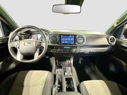 Used 2022 Toyota Tacoma TRD Sport AWD/4WD image 12