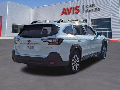 Used 2025 Subaru Outback Premium image 6
