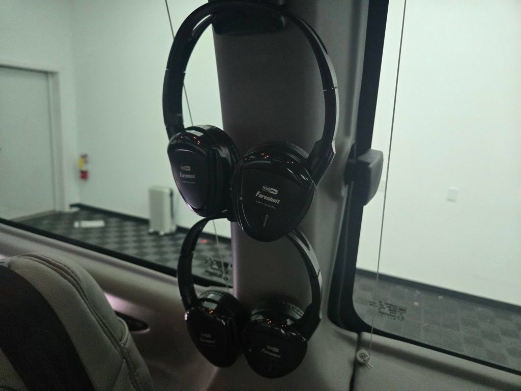 Used 2020 Chevrolet Express 2500 Extended RWD image 48