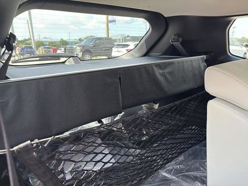 New 2025 Mitsubishi Outlander SE image 11