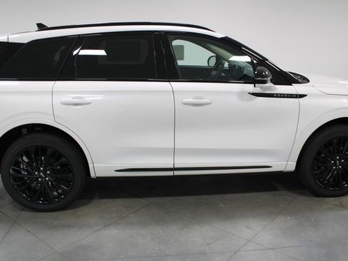 New 2026 Lincoln Corsair Premiere image 10