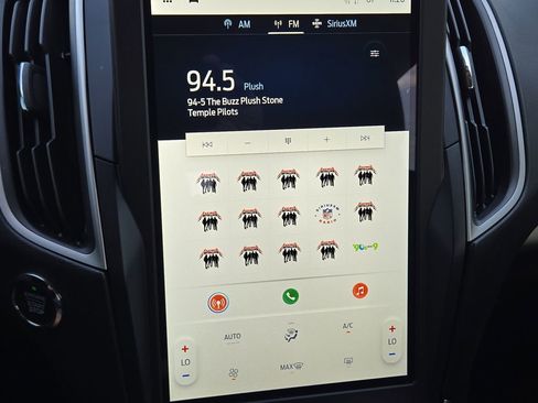 Used 2022 Ford Edge SE w/ Black Appearance Package image 21