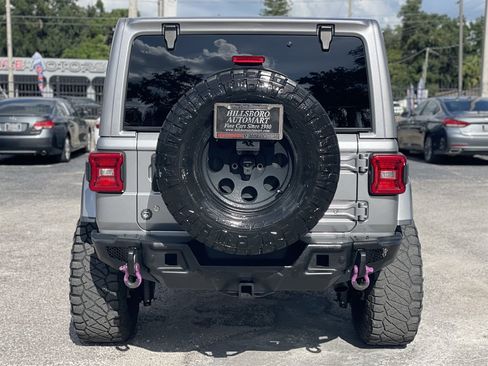 Used 2019 Jeep Wrangler Unlimited Sahara w/ Quick Order Package 24M Moab AWD/4WD image 9