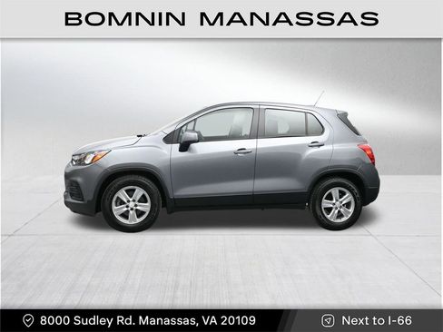 Used 2020 Chevrolet Trax LS image 2