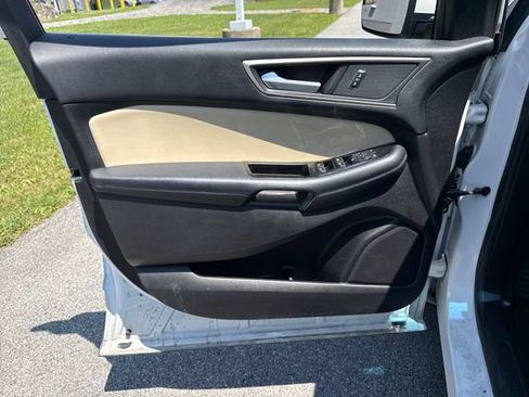 Used 2018 Ford Edge SEL w/ Equipment Group 201A FWD image 17