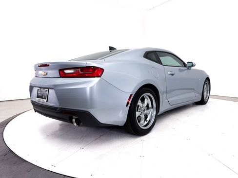 Used 2018 Chevrolet Camaro LT RWD image 18