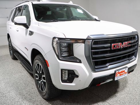 Used 2021 GMC Yukon AT4 w/ Technology Package AWD/4WD image 5