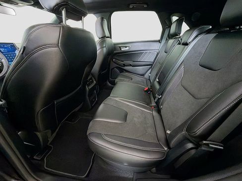 Used 2022 Ford Edge ST image 23