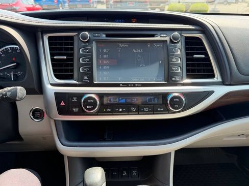 Used 2016 Toyota Highlander Limited Platinum AWD/4WD image 26