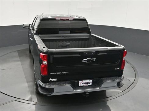 Used 2022 Chevrolet Silverado 1500 LTZ w/ Technology Package image 32