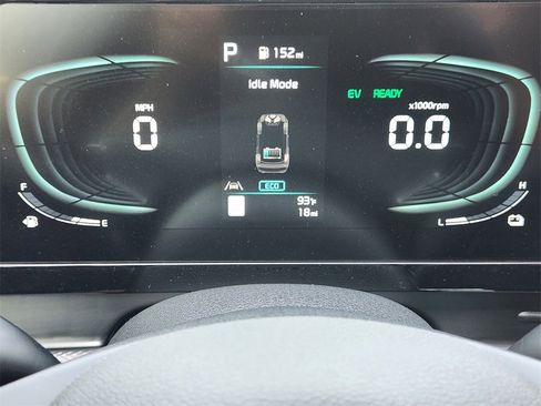 New 2025 Kia Sportage LX image 11