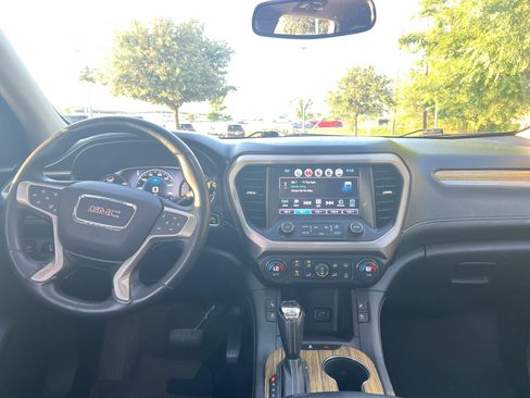 Used 2017 GMC Acadia Denali w/ Technology Package FWD image 26