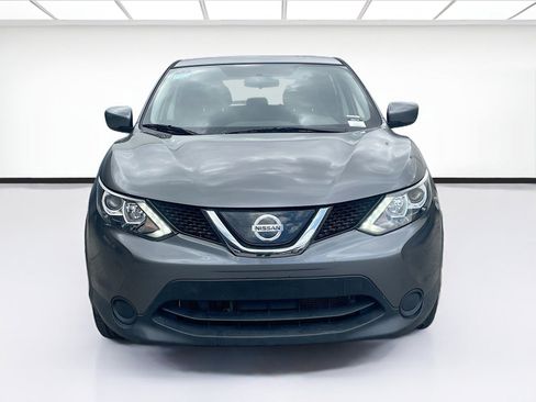 Used 2019 Nissan Rogue Sport S w/ Appearance Package FWD image 2