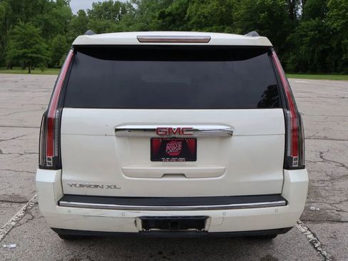 Used 2015 GMC Yukon XL Denali w/ Touring Package AWD/4WD image 8