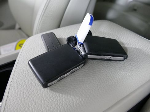 Used 2019 Volvo XC60 T6 Momentum w/ Premium Package image 12