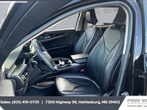 Used 2021 Lincoln Nautilus Standard w/ Equipment Group 101A image 18