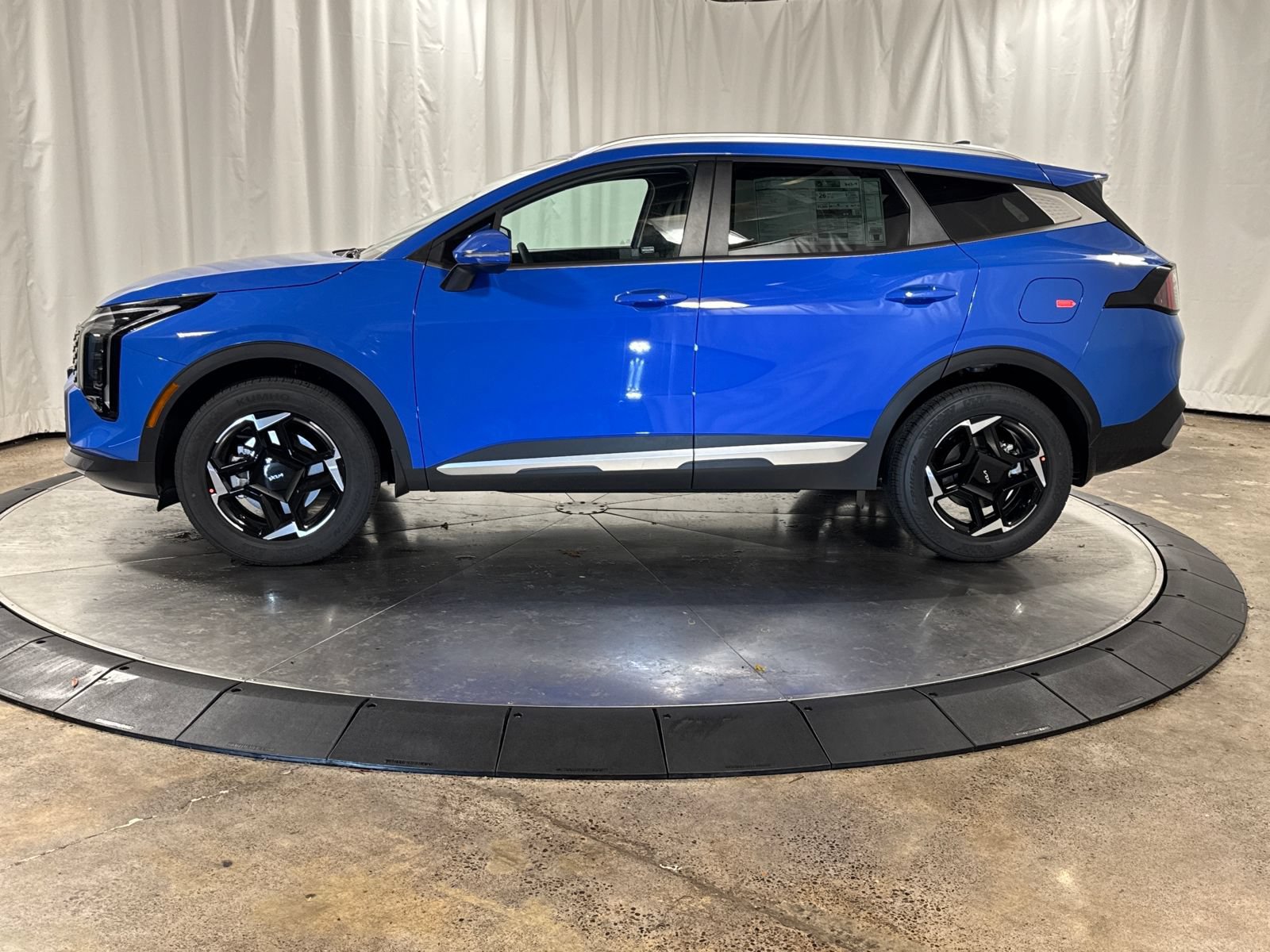 Certified 2026 Kia Sportage EX AWD/4WD image 6