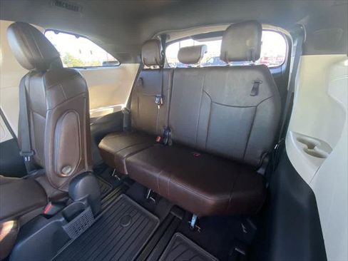Certified 2022 Toyota Sienna Platinum image 24