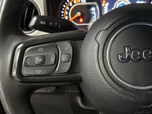 Used 2024 Jeep Wrangler Unlimited Sport AWD/4WD image 12