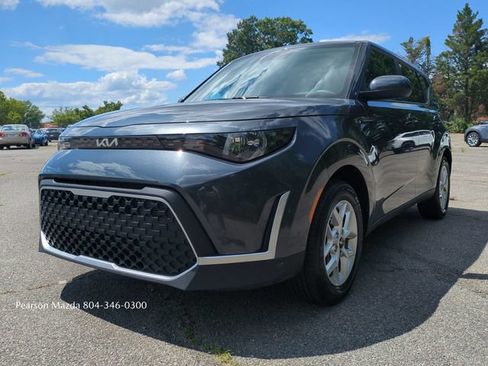 Used 2025 Kia Soul LX w/ LX Technology Package FWD image 9