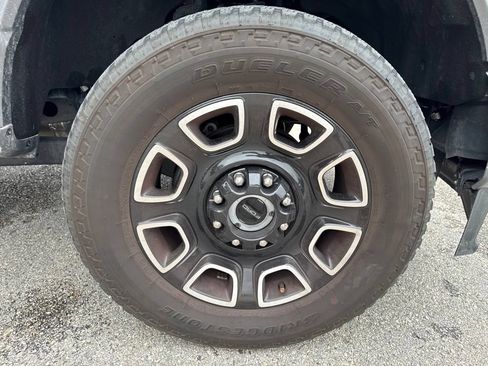 Used 2026 Ford F250 Platinum AWD/4WD image 6