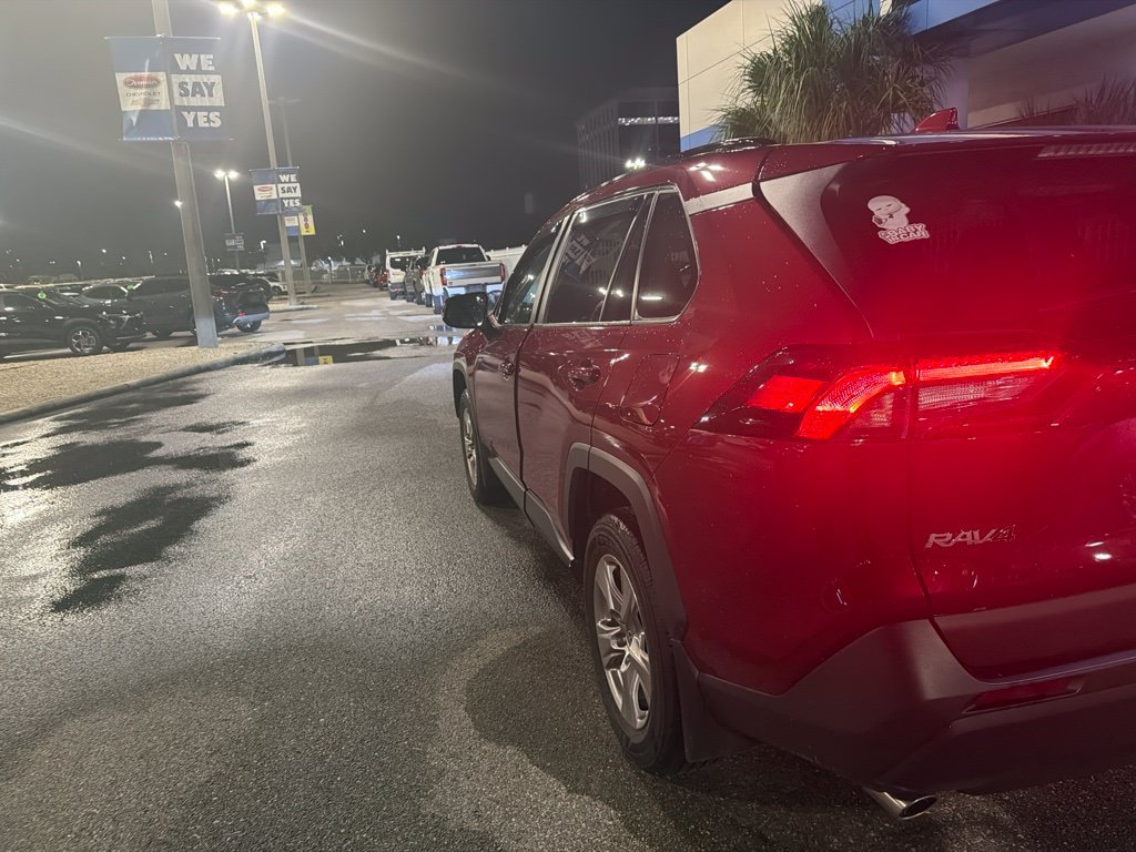 Used 2025 Toyota RAV4 XLE w/ Convenience Package FWD image 7