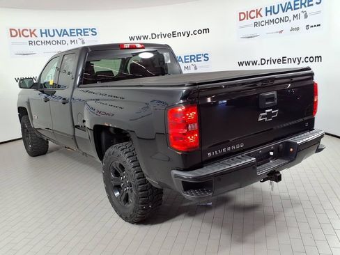 Used 2017 Chevrolet Silverado 1500 LT w/ Midnight Edition AWD/4WD image 6