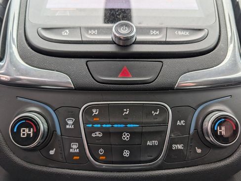 Used 2019 Chevrolet Equinox LT w/ Sun & Navigation Package image 16