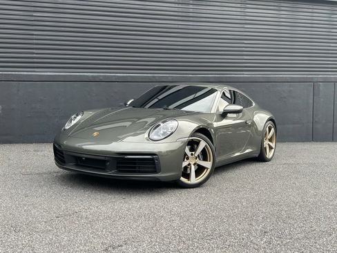 Certified 2022 Porsche 911 Carrera 4 image 1
