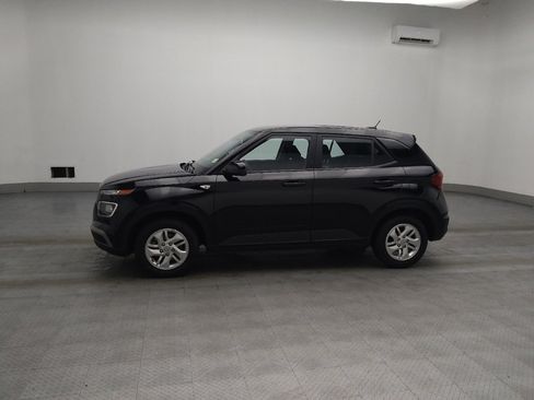 Used 2024 Hyundai Venue SE image 2