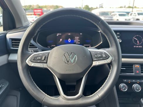 Certified 2023 Volkswagen Taos SE w/ Panoramic Sunroof Package AWD/4WD image 44