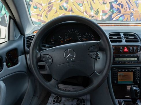 Used 2003 Mercedes-Benz CLK 320 Cabriolet image 18