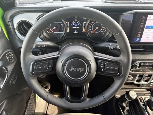 Used 2025 Jeep Gladiator Sport AWD/4WD image 24