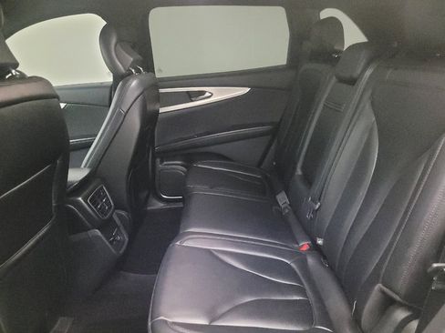 Used 2016 Lincoln MKX Premiere image 18