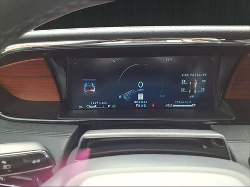 Used 2024 Lincoln Navigator Reserve image 22