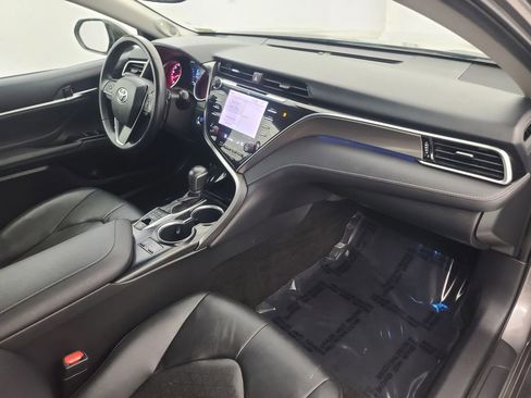 Used 2018 Toyota Camry XSE image 13