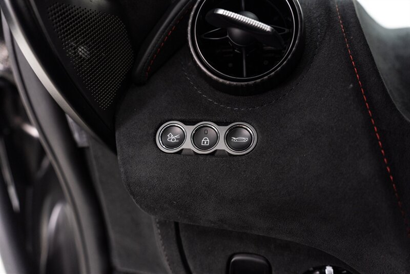 Used 2024 McLaren 750S Spider RWD image 91