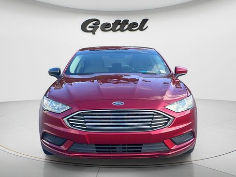 Used 2018 Ford Fusion SE w/ Fusion SE Technology Package FWD image 2