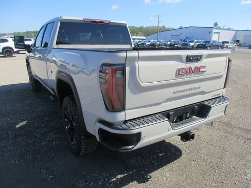 New 2026 GMC Sierra 2500 AT4 AWD/4WD image 9