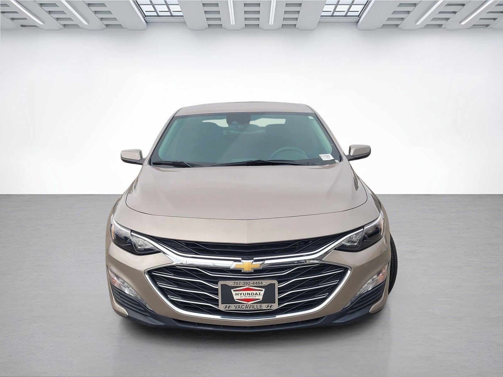Used 2023 Chevrolet Malibu LT FWD image 2