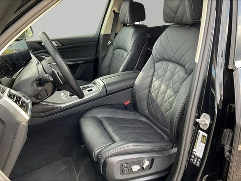 Used 2025 BMW X7 xDrive40i AWD/4WD image 21
