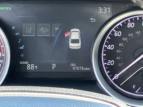 Used 2023 Toyota Camry XLE FWD image 24