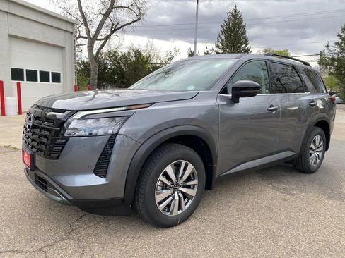 New 2026 Nissan Pathfinder SL image 1