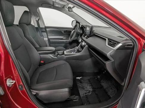 Used 2020 Toyota RAV4 LE image 23