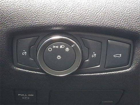 Used 2017 Lincoln Continental Select FWD image 24