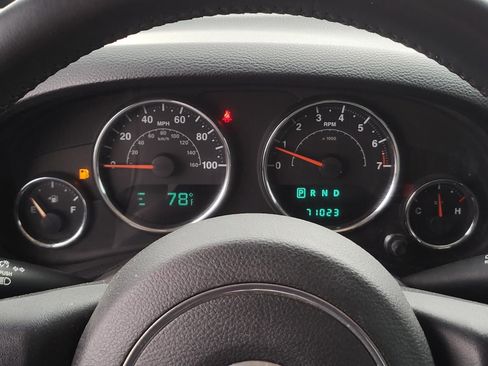 Used 2013 Jeep Wrangler Unlimited Sahara w/ Connectivity Group AWD/4WD image 27