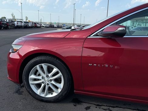 Used 2017 Chevrolet Malibu LT FWD image 30